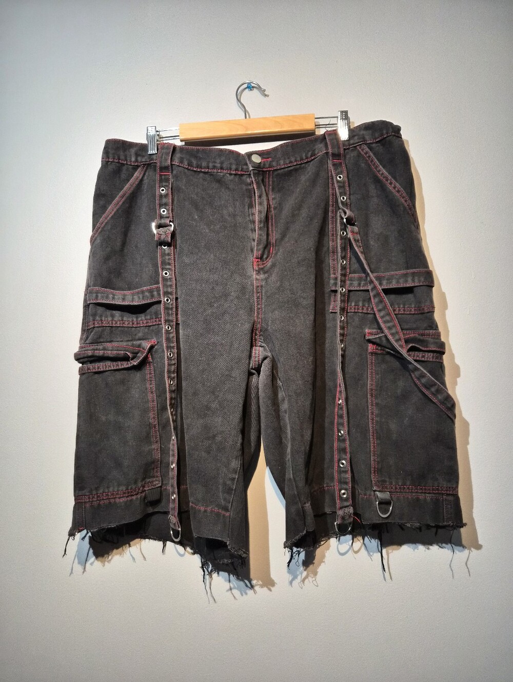 Black and Red Grunge Distressed Large Jean Shorts | Size 4XL